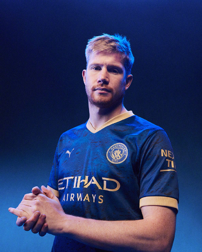 诺伊尔送礼+凯恩隐身！阿森纳3-1拜仁揭秘：欧冠5连胜靠的真是玄学？