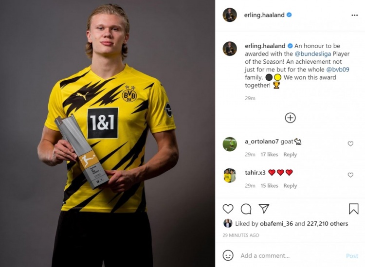 利物浦官网仅放萨拉赫抢圈训练图，未展示其与队友拥抱镜头