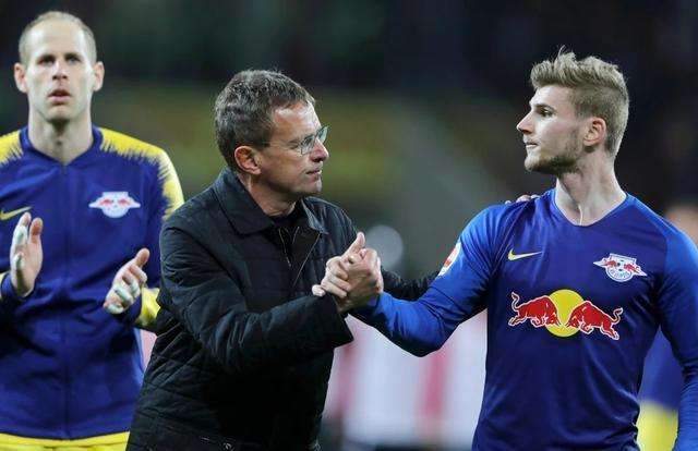 禁区爆射破门，39岁胡尔克达成生涯500球里程碑