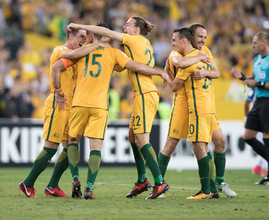 勒伯夫：帕尔默去皇马？ 这未必是好事；埃斯特旺会是顶尖球员（勒伯夫：帕尔默去皇马未必明智；埃斯特旺有望成顶级球员）