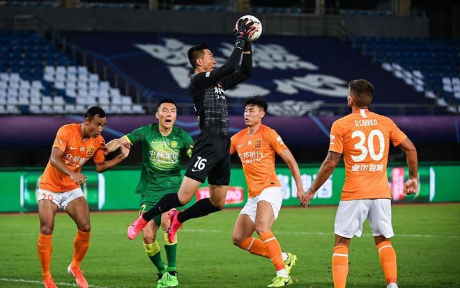 西甲：巴萨主场3-0完胜瓦伦西亚（西甲-巴萨主场三球零封瓦伦西亚）