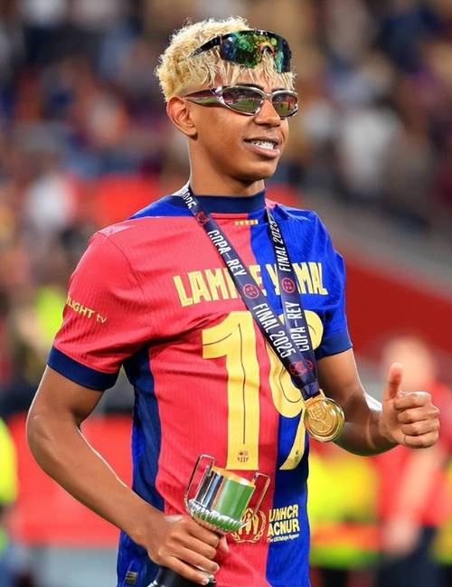 罗马诺：利物浦对伊萨克报价为1.2亿镑，纽卡要先找到替代者