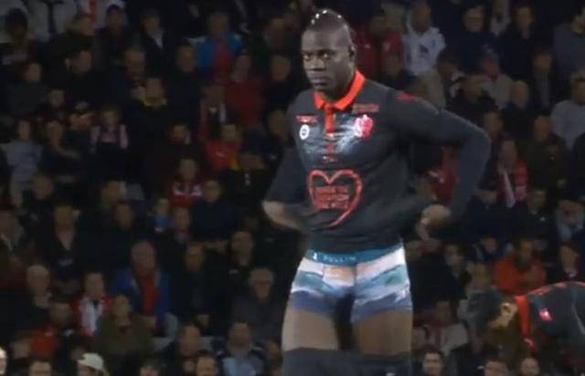 孔帕尼：球队处于困境时两名球员挺身而出，这就是我们的实力