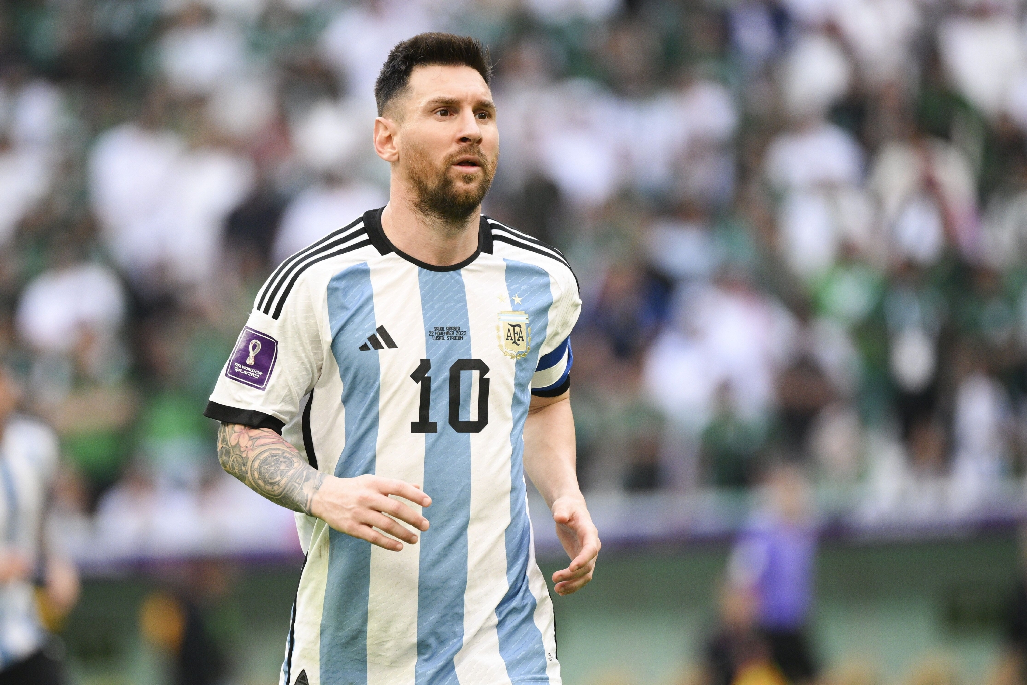 德天空：除拜仁外所有德甲俱乐部均有意波鸿19岁中场伦茨（德天空：拜仁成例外，德甲其余俱乐部均看中波鸿19岁中场伦茨）