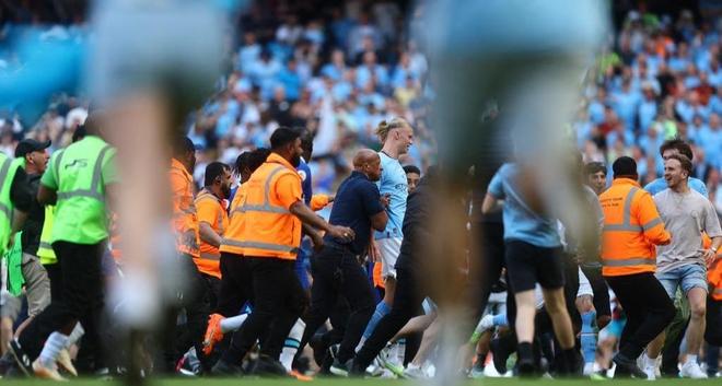 尤文官方：鲁加尼右腿比目鱼肌轻度损伤；据悉至少缺阵20天