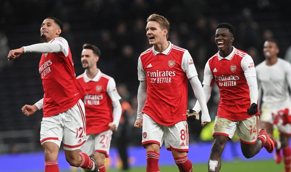 热议中超保级：赛程为人情世故提供便利；亚泰想搞肯定冲回来（中超保级引热议：赛程疑为人情铺路，亚泰若想一定能冲回）