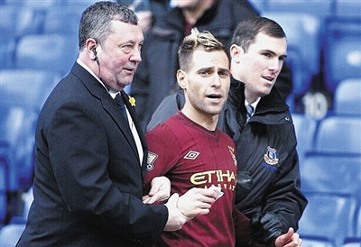 J联赛名哨今村义朗宣布退役，曾因漏判迭戈暴力犯规被停哨