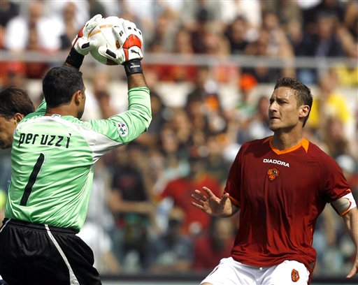 霍伊伦开场7分钟破门，为那不勒斯近36年来对阵尤文最快进球