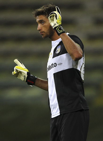 米体：弗拉霍维奇愿意留在尤文，但薪水始终是个问题