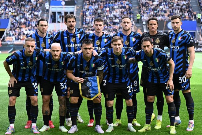 拜仁德甲时代第二次取得15连胜，上一次是在弗里克执教时期（拜仁在德甲再度豪取15连胜，上一次纪录诞生于弗里克执教期）