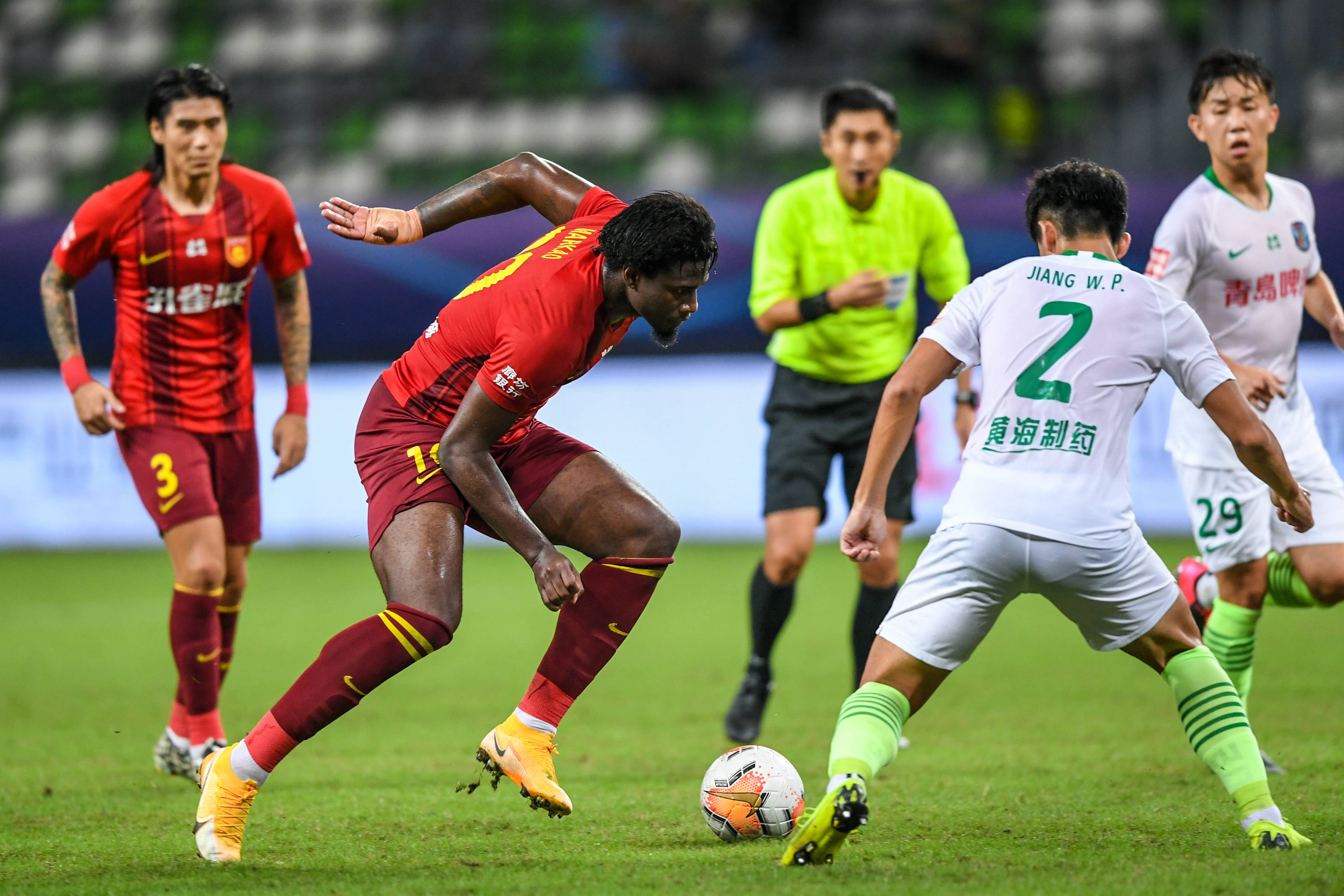 广东男篮33分大胜晋级八强，徐杰23+6胡明轩复出10+3，王洪泽9分