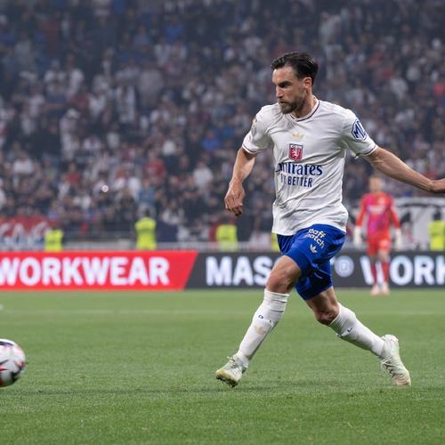 在与新西兰女足的友谊赛中，克尔受邀在一位球迷的孕肚上签名